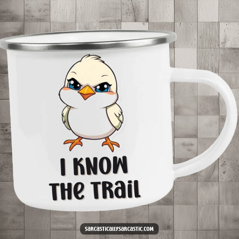 Funny camping mug showing a bird with a tilted head and a knowing, sly smile, perfect for outdoor wisdom.